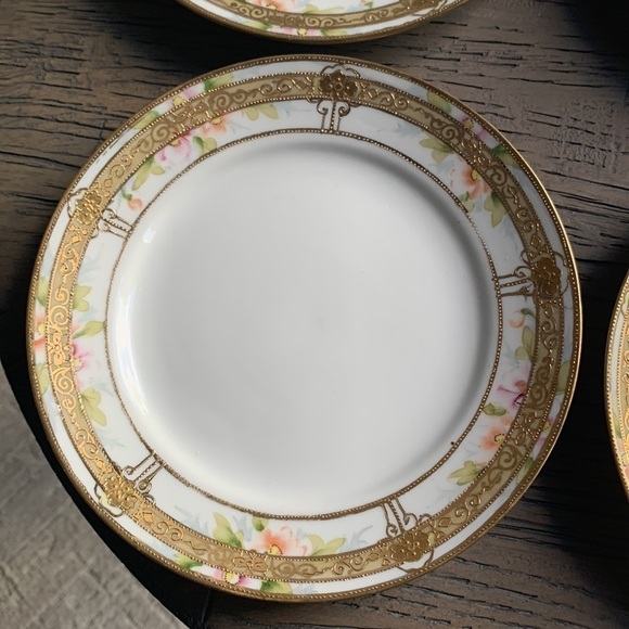 Set of 4 Handpainted Nippon White Floral Gold Rimmed Filigree 6” Bread Plates - Picture 3 of 8